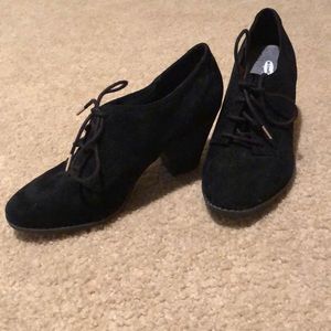 Dr. Scholl’s black suede heels